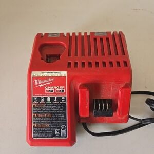 Milwaukee M12 M18 Battery Charger 48-59-1812 12-18V Red USED